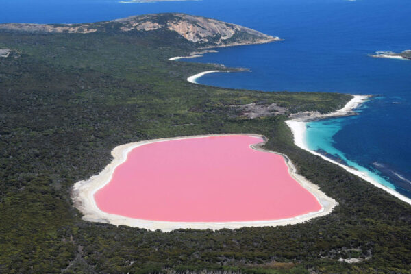 Lake Hillier of Western Australia