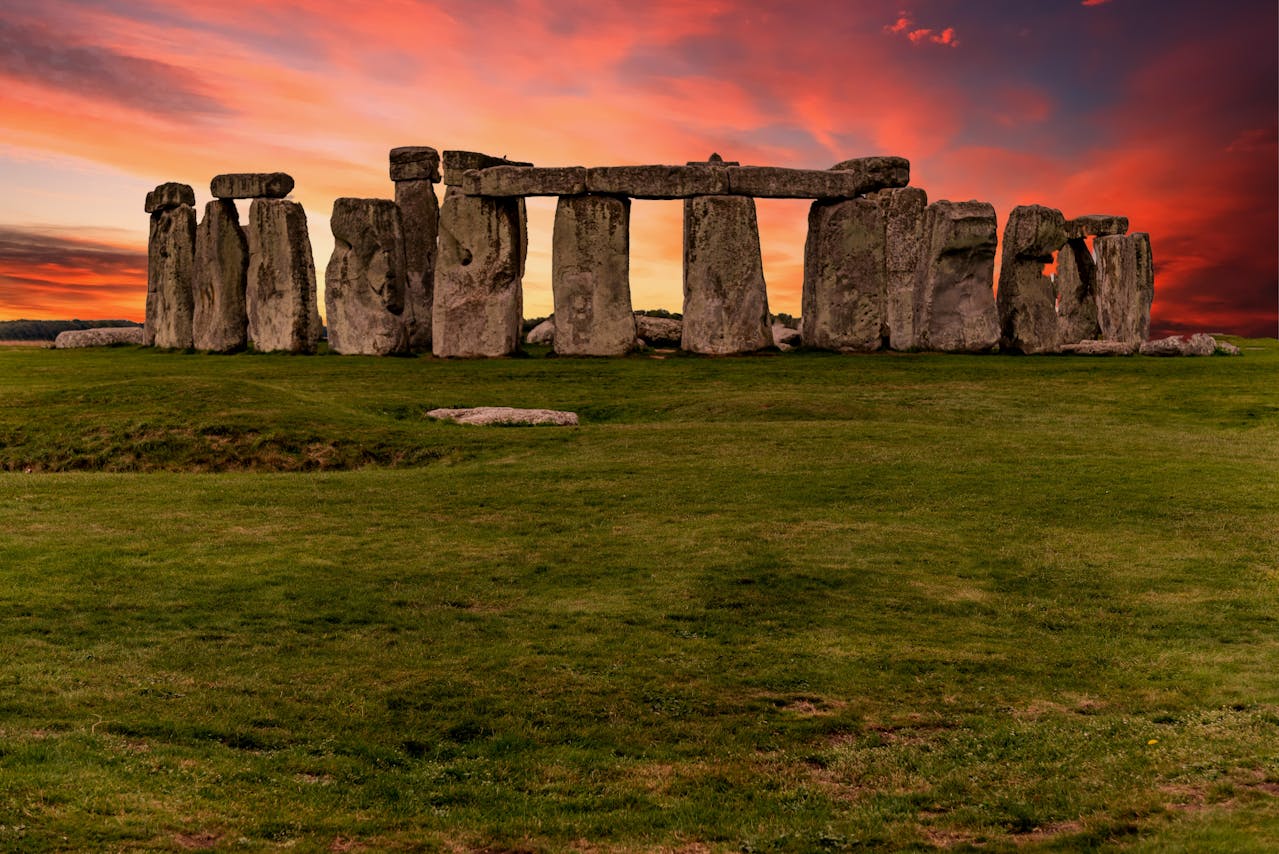 Stonehenge Bath Tour From London