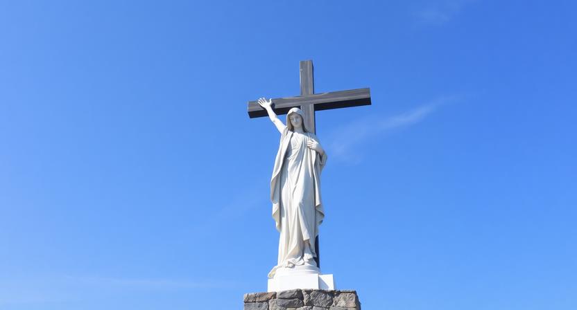 Mary at the Foot of the Cross: A Powerful Reflection on Suffering and Faith